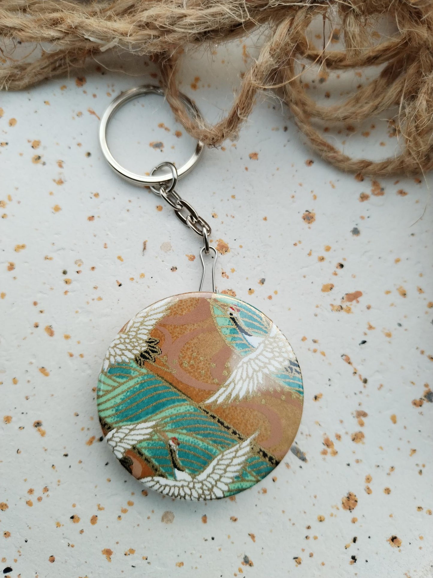 Porte clés décapsuleur 44mm - Papier japonais - Oiseaux, fond vert et ocre