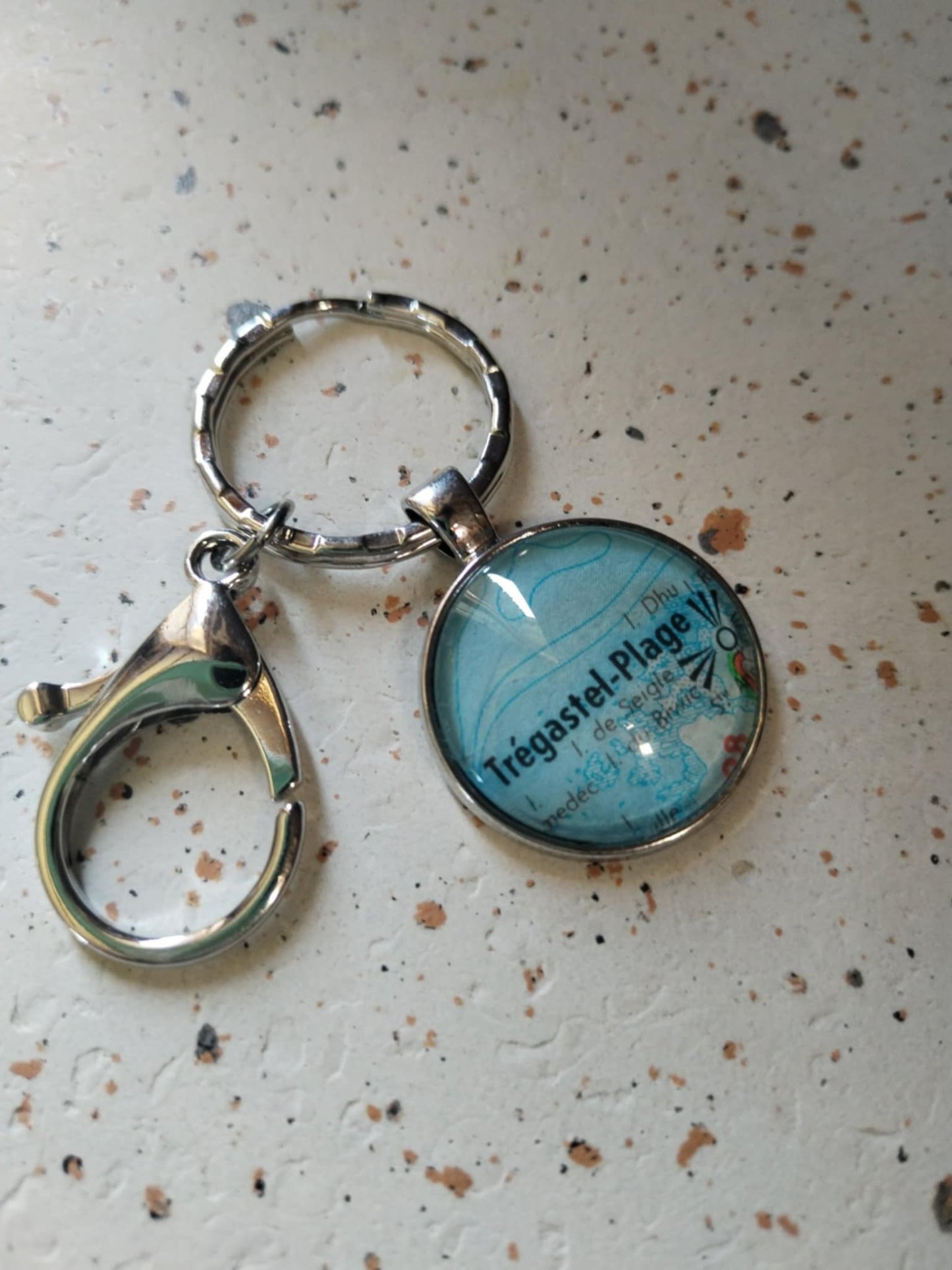 Porte-clé TREGASTEL – Un fragment de voyage à emporter | Bijou recyclé