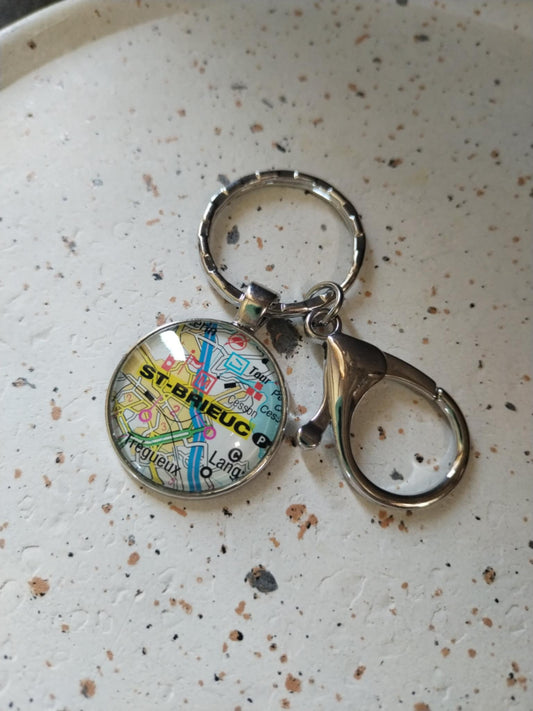 Porte-clé Saint-Brieuc – Carte routière recyclée | Souvenir de Bretagne
