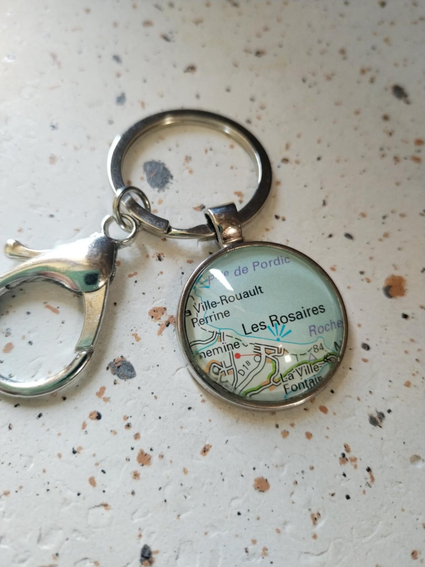 Porte-clé LES ROSAIRES – Un fragment de voyage à emporter | Bijou recyclé