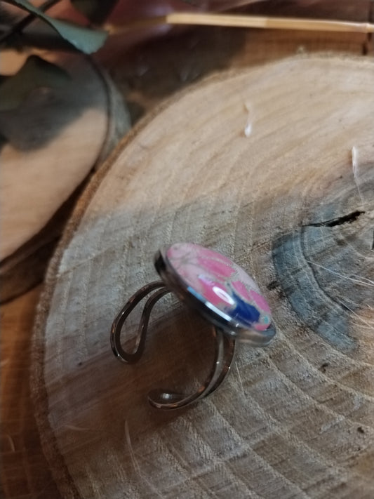 Bague ajustable ronde cabochon 20 mm - Acier inoxydable - Fleurs roses et dorées, fond bleu