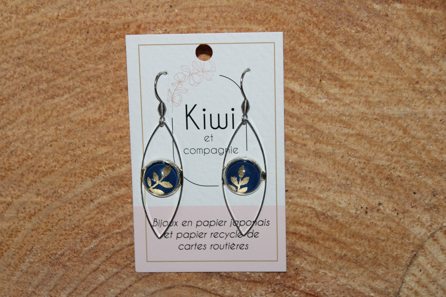 Boucles d'oreilles oeil cabochon 12mm - Métal Argenté - Papier japonais, feuilles dorées fond bleu