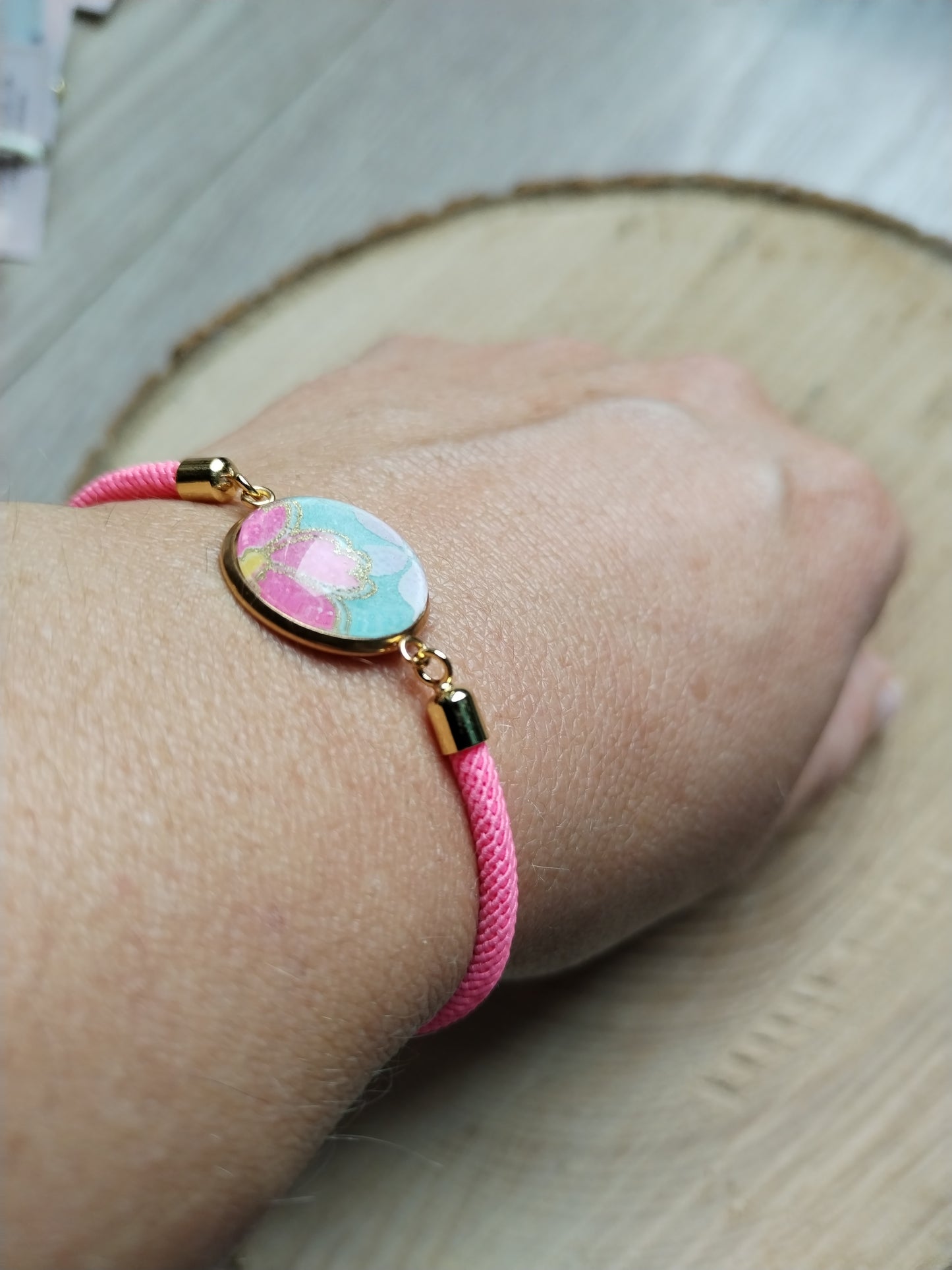 Bracelet réglable en coton rose - cabochon en papier japonais floral rose, bleu ciel et doré