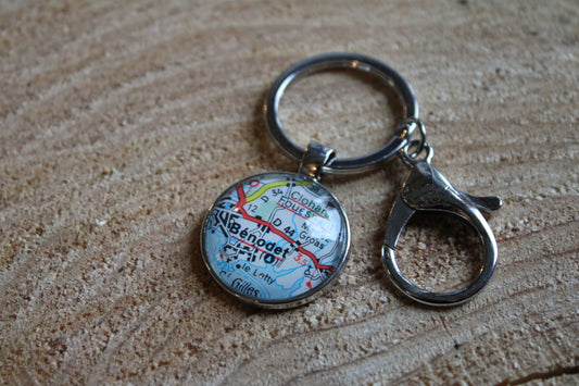 Porte-clefs cabochon 25mm - Recyclage carte routière - Bénodet (29 - Finistère - Bzh)
