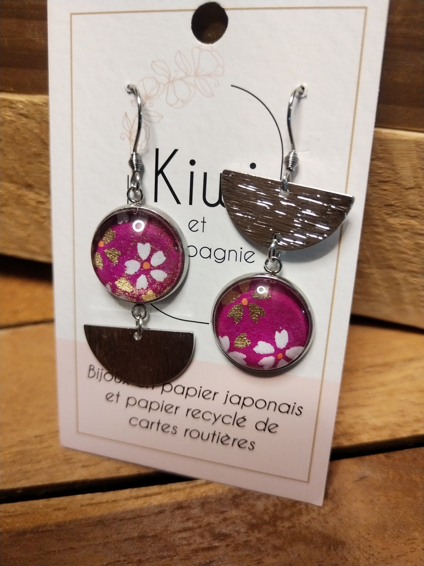 Boucles d'oreilles asymétriques acier fuschia