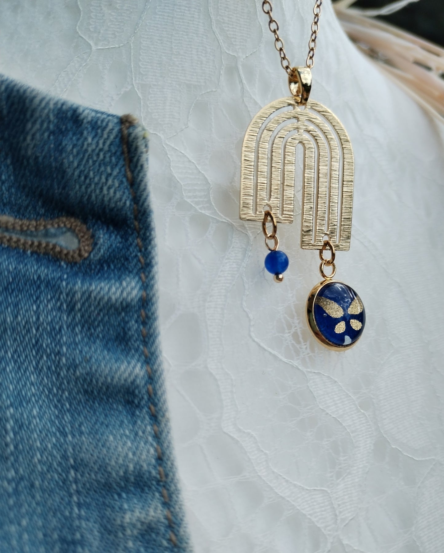 Collier cabochon 16mm en acier inoxydable doré -arc-en-ciel- bleu papillon