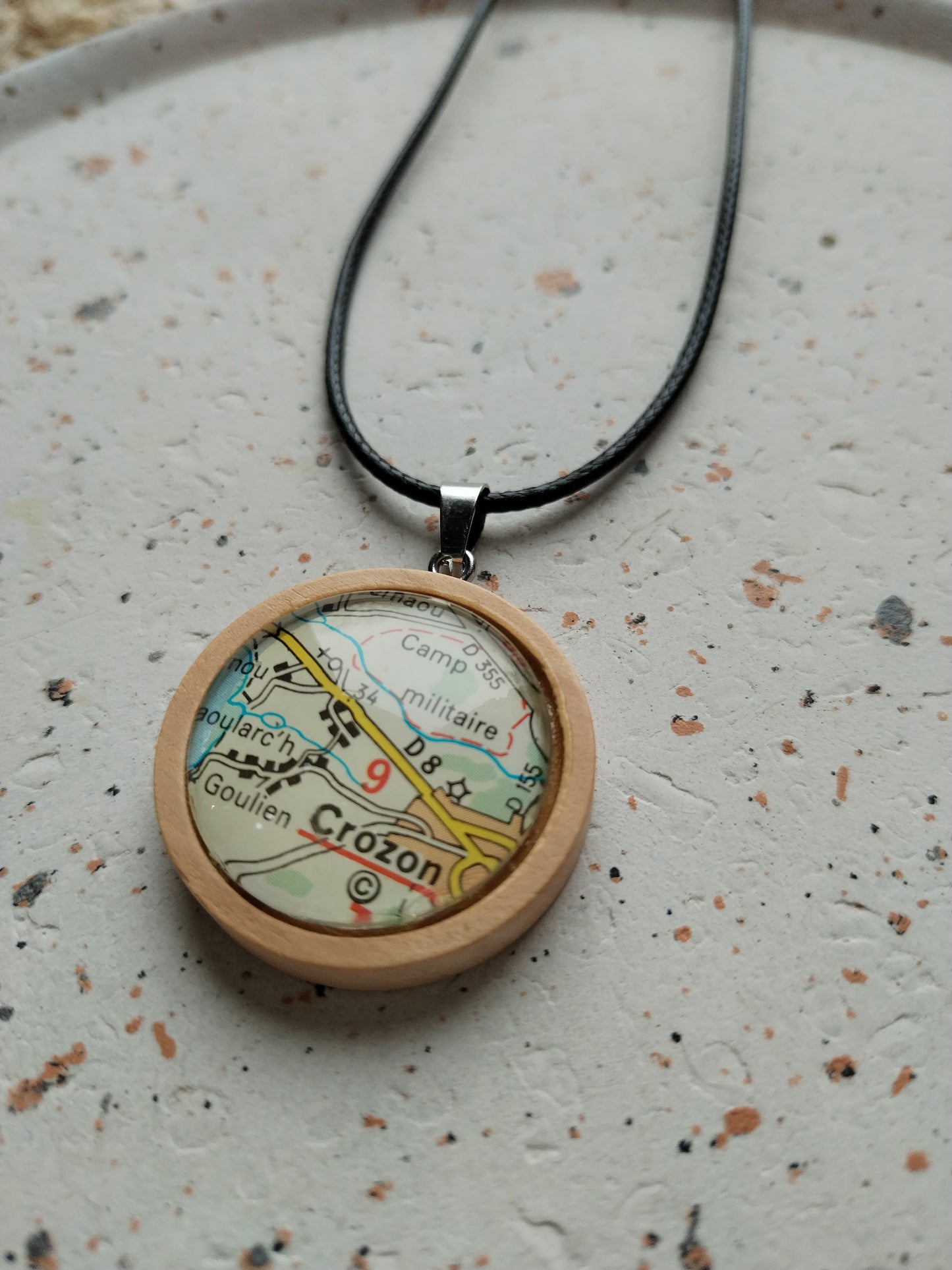 Collier cordon ciré et pendentif bois - recyclage-Crozon