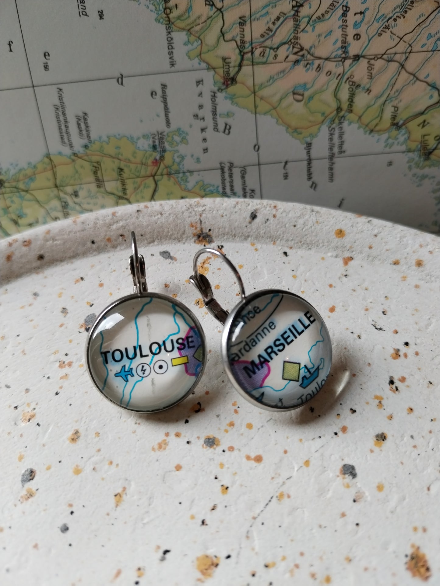 Boucles d'oreilles cabochons - Acier - carte routière Marseille-Toulouse modèle 2
