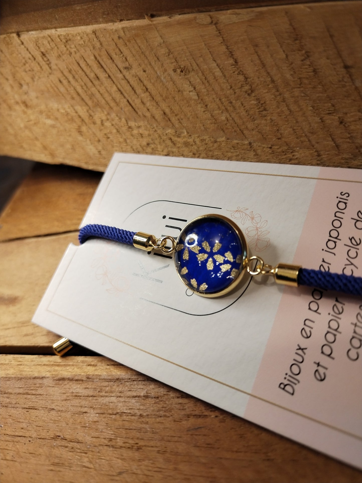 Bracelet réglable en coton bleu - cabochon bleu nuit et doré