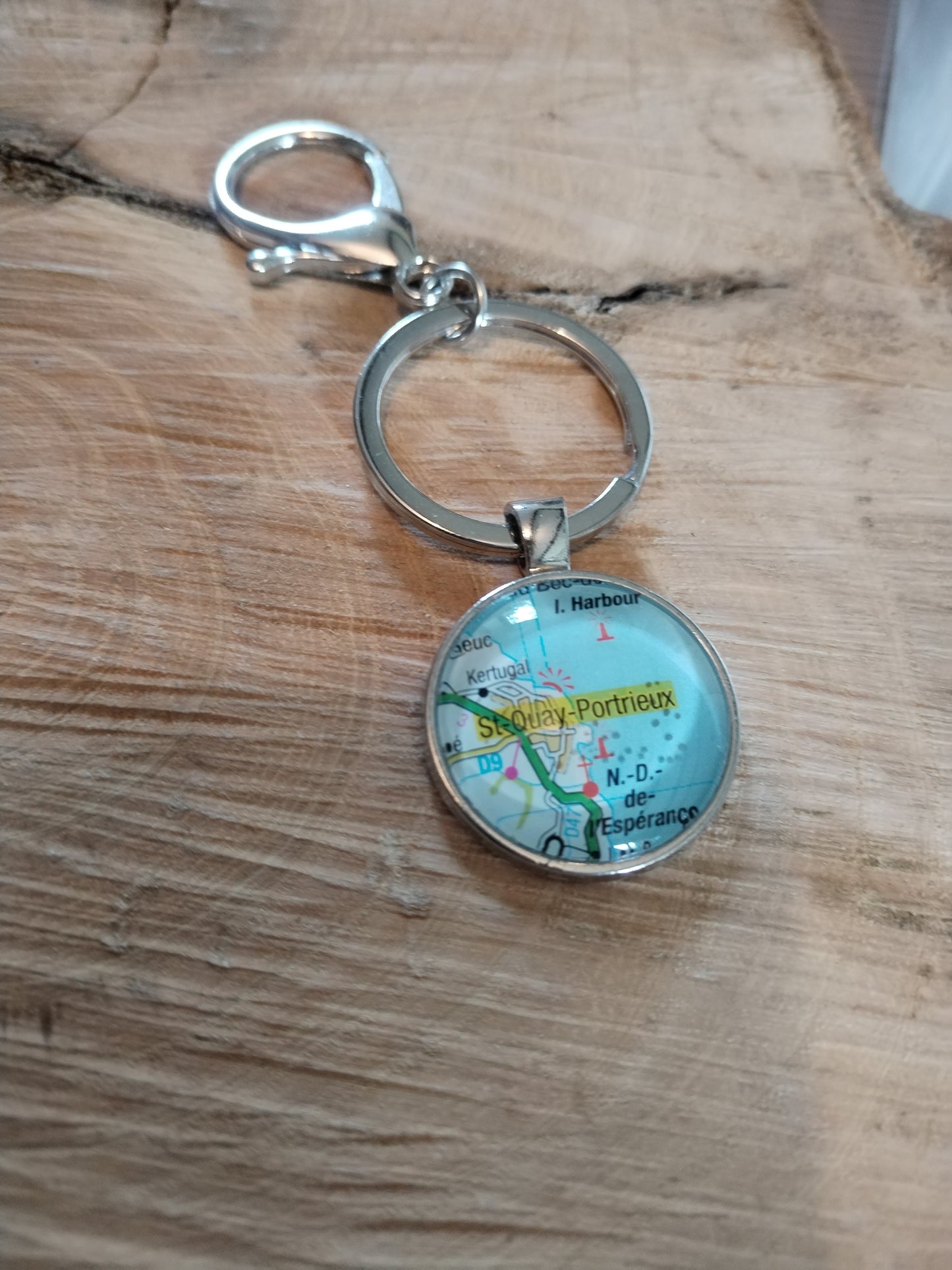 Porte clé ST QUAY PORTRIEUX- carte routiere -recyclage