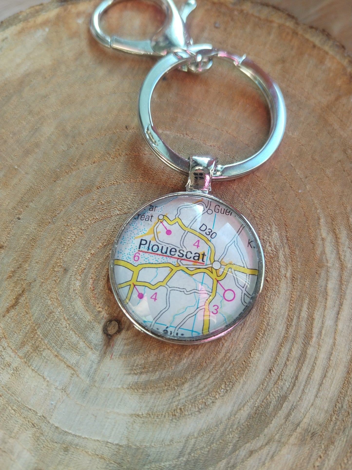 Commande CHRISTINE Porte-clefs cabochon - Recyclage carte routière