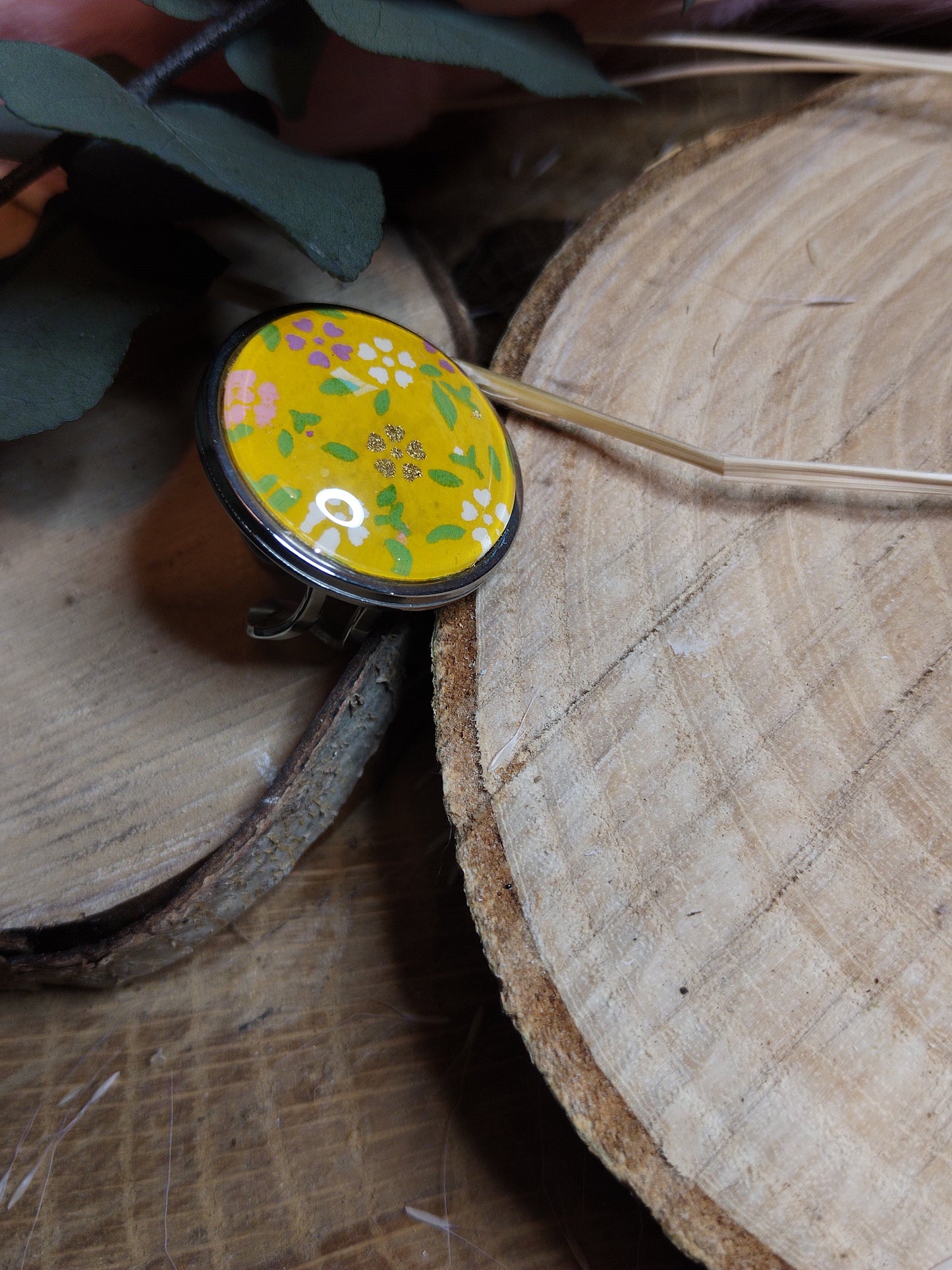 Bague ajustable ronde cabochon 25mm - Acier inoxydable - jaune fleuri