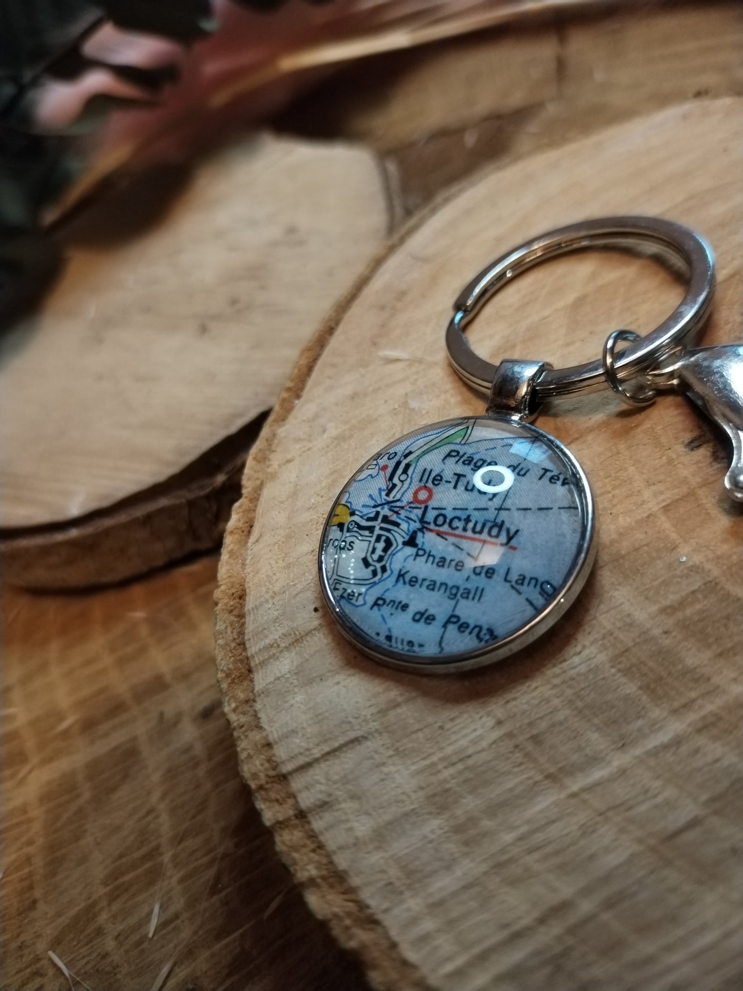 Porte-clefs cabochon 25mm - Recyclage carte routière - Loctudy (29 - Finistère - BZH)