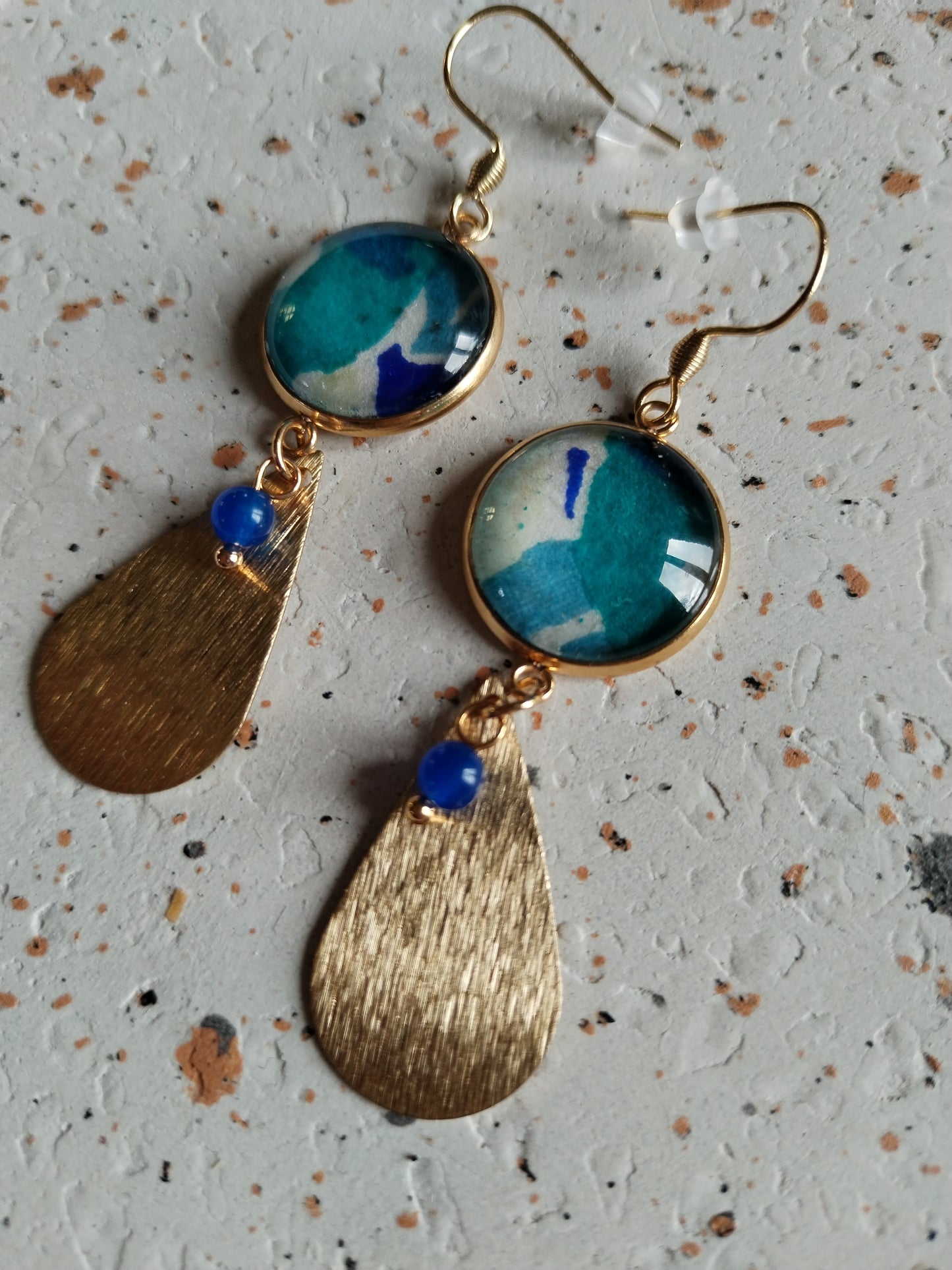 Boucles d'oreilles cabochons ronds 16mm - Acier inoxydable doré - papier japonais bleu et perle