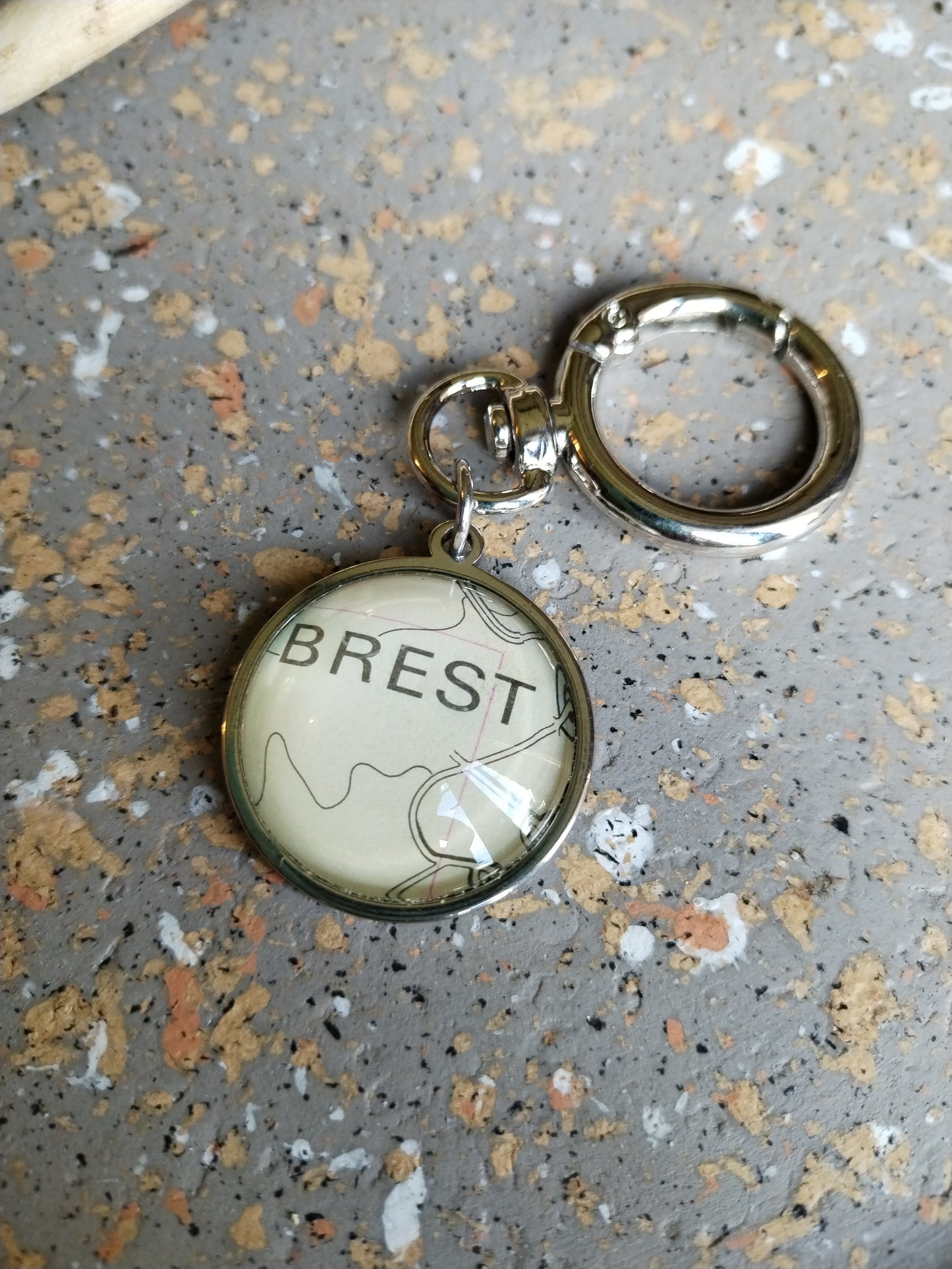 Porte-clefs cabochon 25mm - Recyclage carte routière - Brest