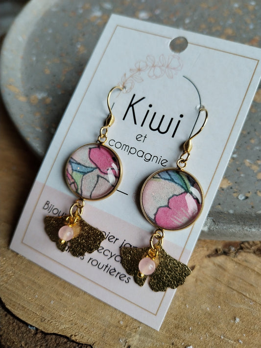 Boucles d'oreilles cabochons ronds 16mm - Acier inoxydable doré - Papier japonais fleur rose - Breloque feuille de ginkgo