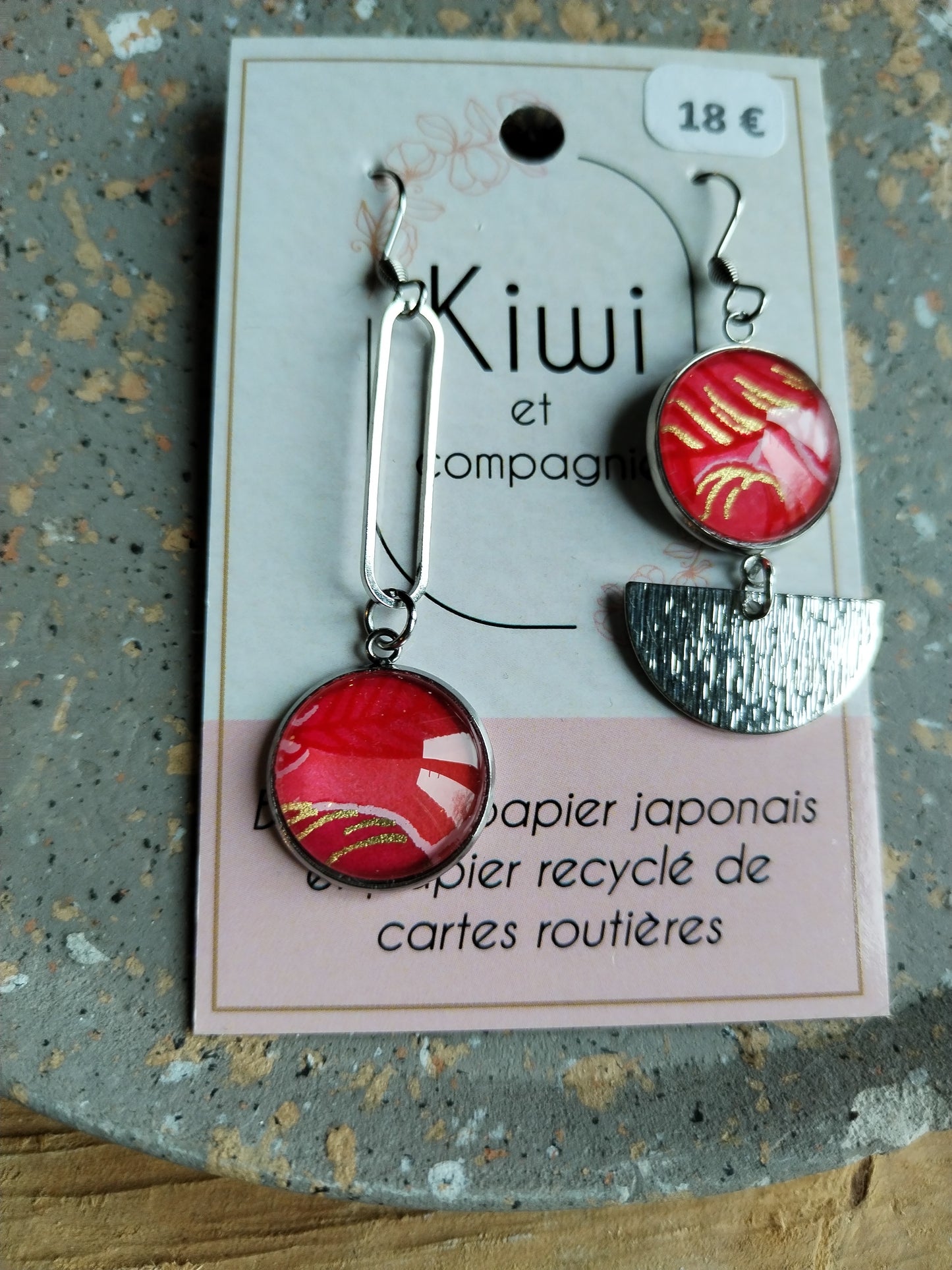 Boucles d'oreilles asymétriques - Cabochons 16mm - Acier inoxydable - rose -rouge