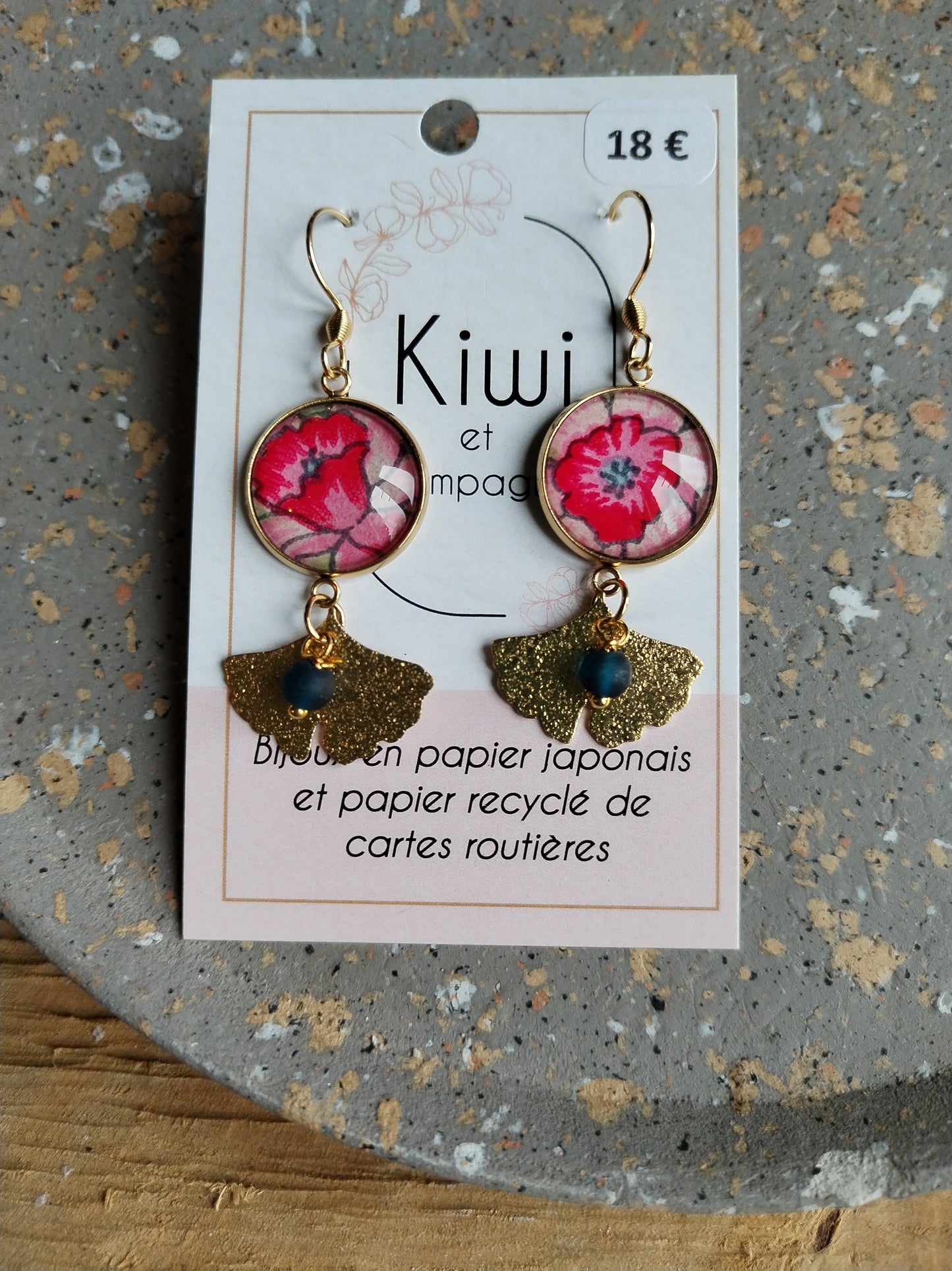 Boucles d'oreilles cabochons ronds 16mm - Acier inoxydable doré - Papier japonais fleur rose et perle - Breloque feuille de ginkgo