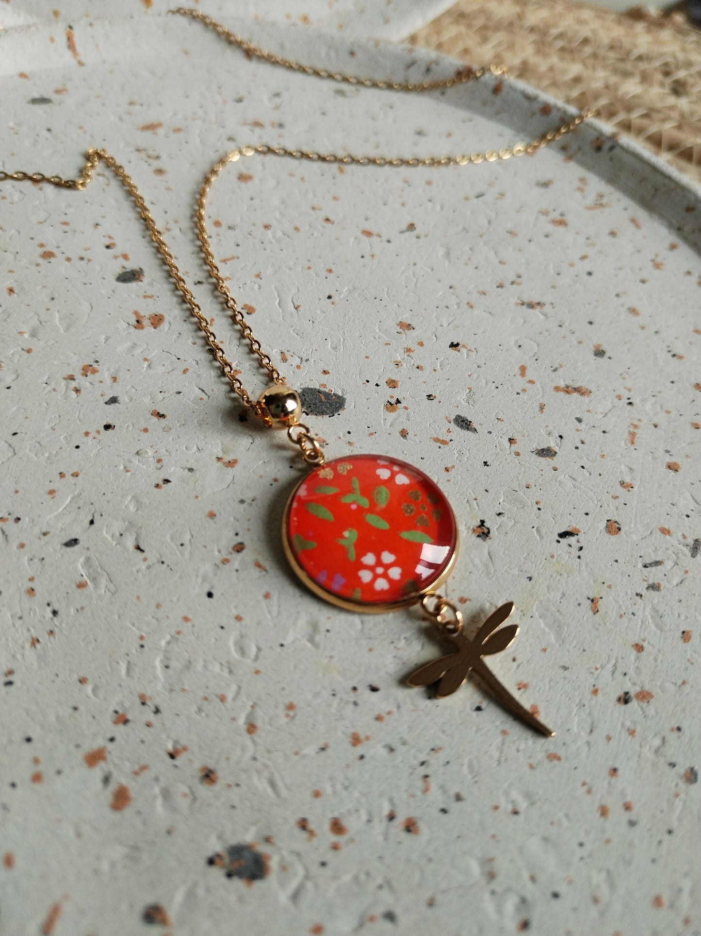 Collier cabochon 20 mm en acier inoxydable doré - orange - libellule