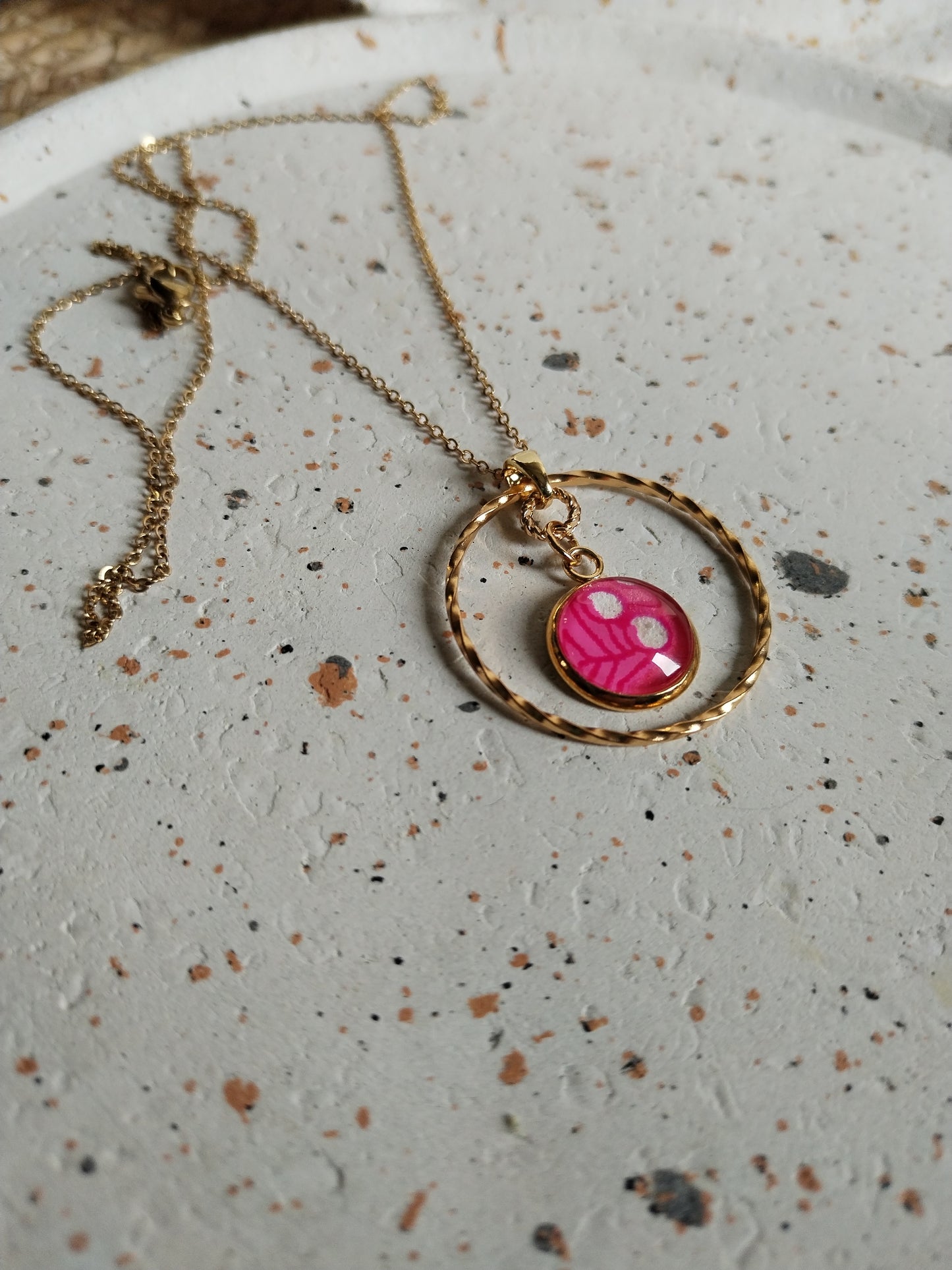 Collier cabochon en acier inoxydable doré -rose