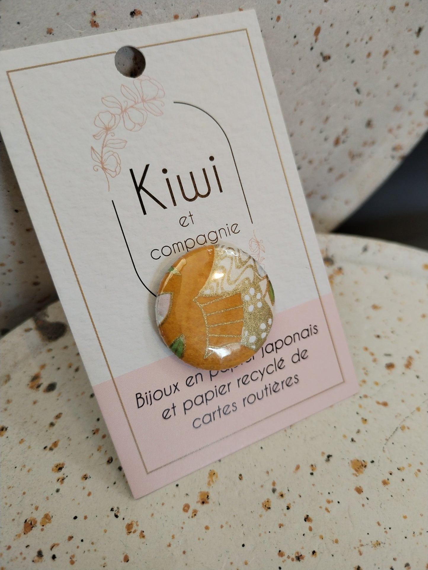 Badge 25 mm - papier japonais, jaune moutarde