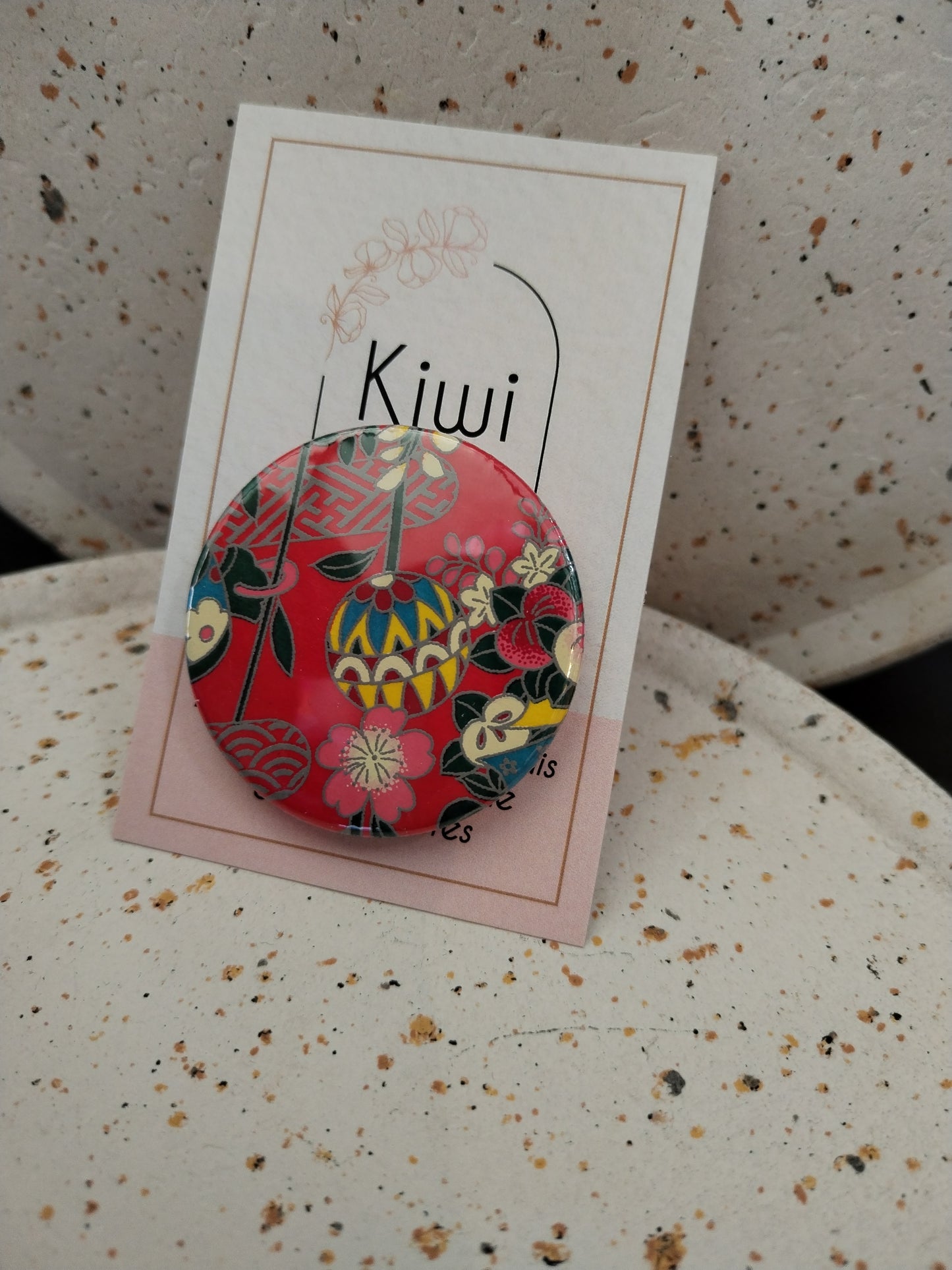 Badge 44 mm - papier japonais-rouge -fleur
