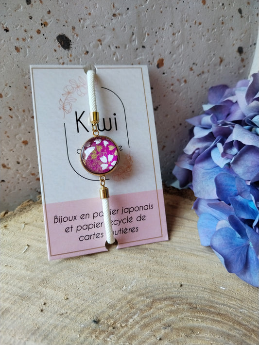 Bracelet réglable en coton blanc - cabochon fuchsia fleur blanche