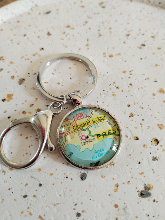 Porte-Clé Camaret-sur-Mer – Carte routière recyclée - Souvenir de Bretagne
