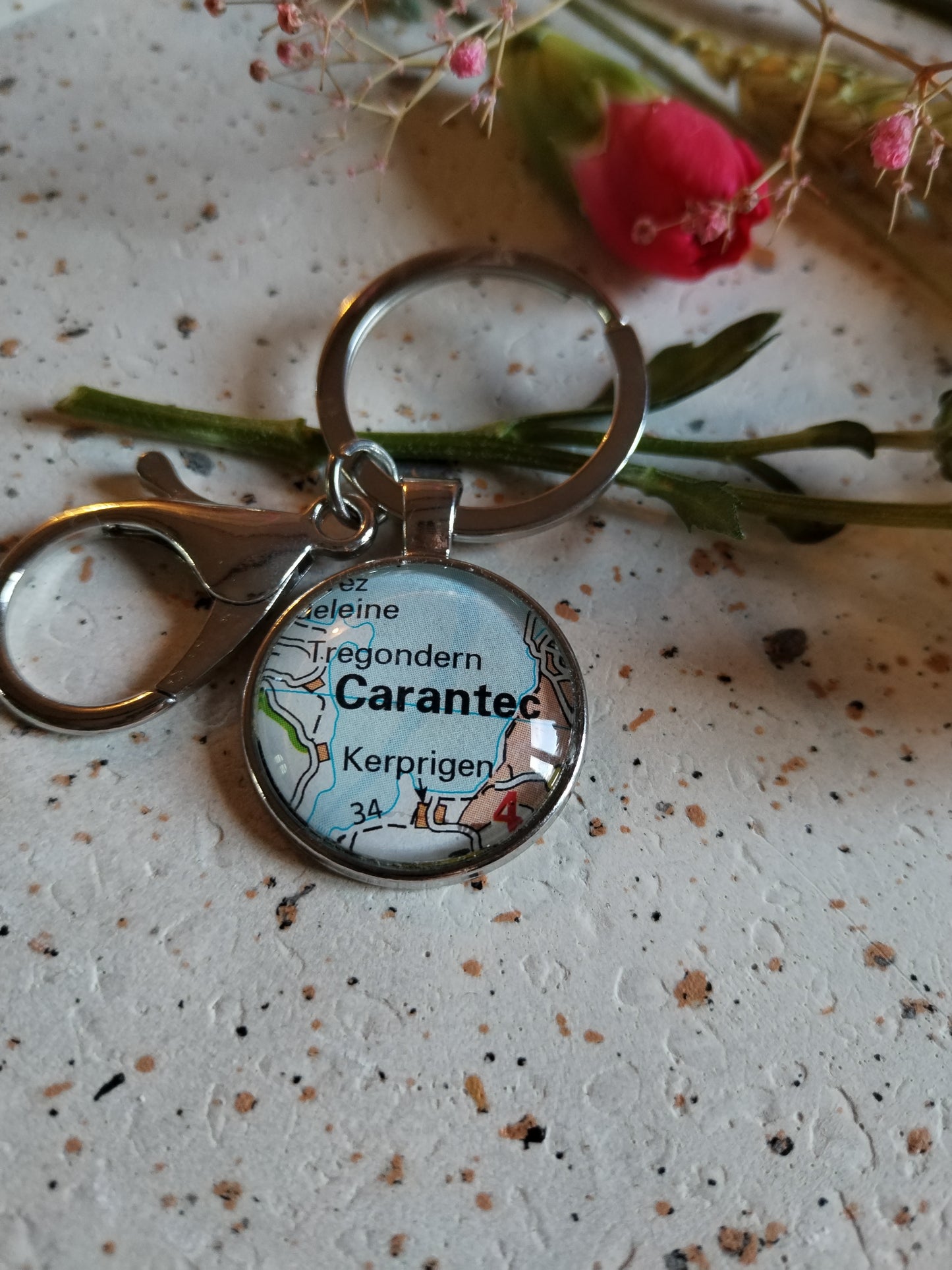 Porte clé ville Carantec carte routière -recyclage