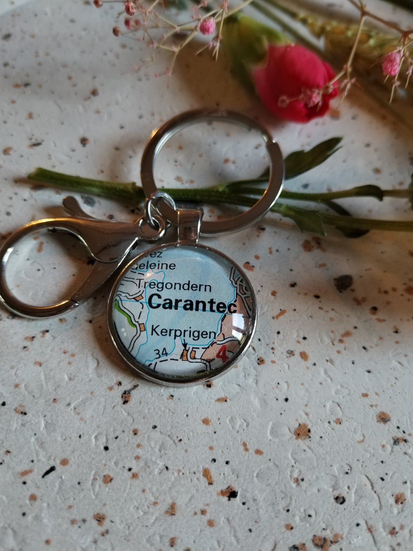 Porte clé ville Carantec carte routière -recyclage