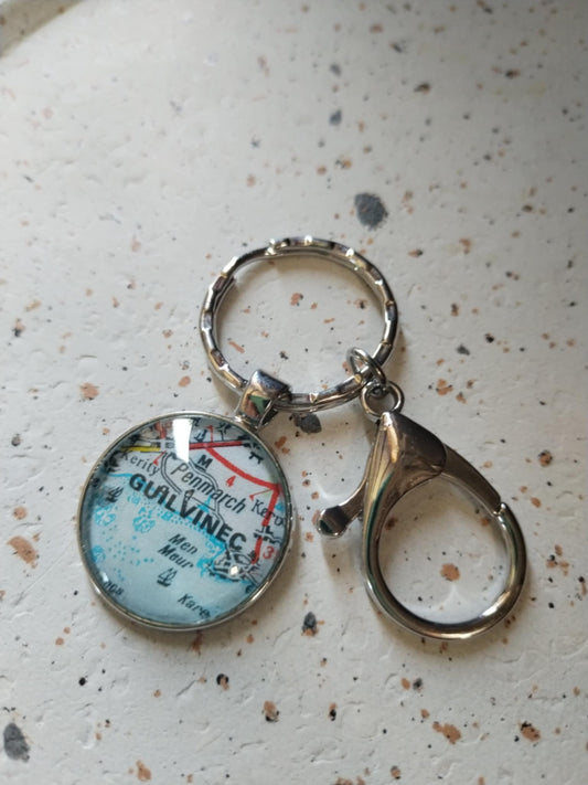 Porte-clé GUILVINEC - PENMARC'H – Carte routière recyclée | Souvenir de Bretagne
