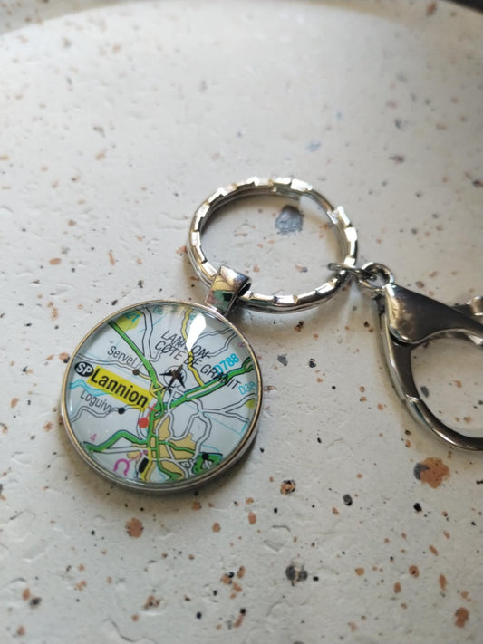 Porte-clé carte routière vintage – Lannion - Accessoire artisanal unique