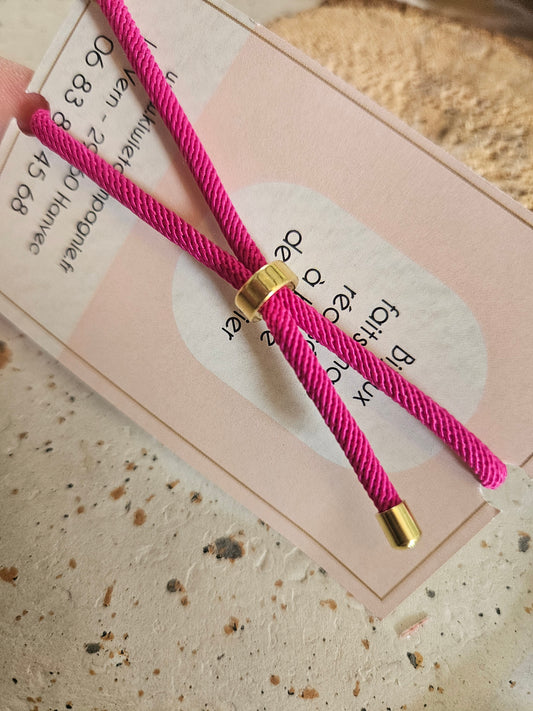 Bracelet réglable en coton rose- cabochon rose fuchsia fleur blanche