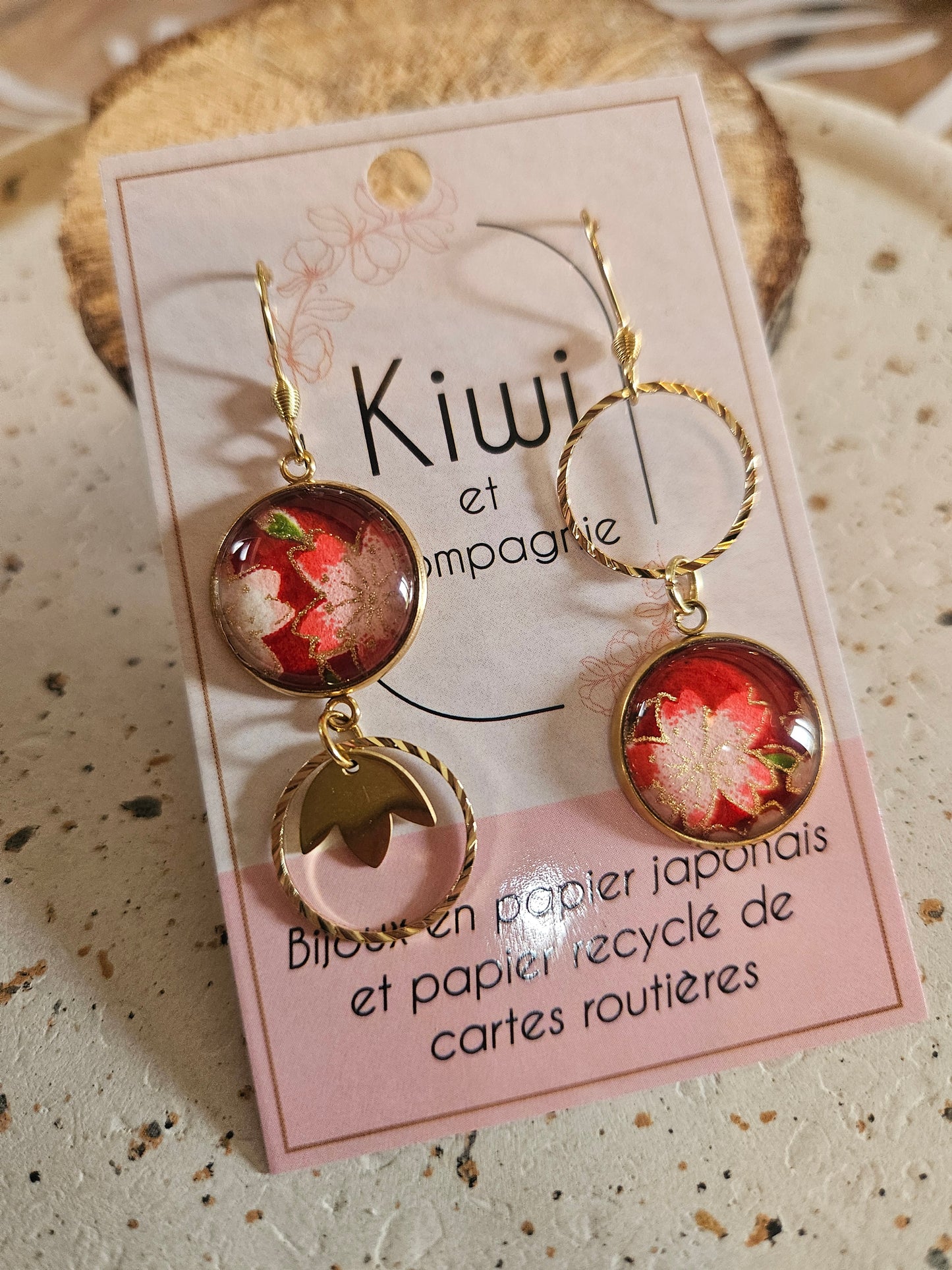 Boucles d'oreilles asymétriques en acier inoxydable doré– Cabochons 16mm rouge /rose