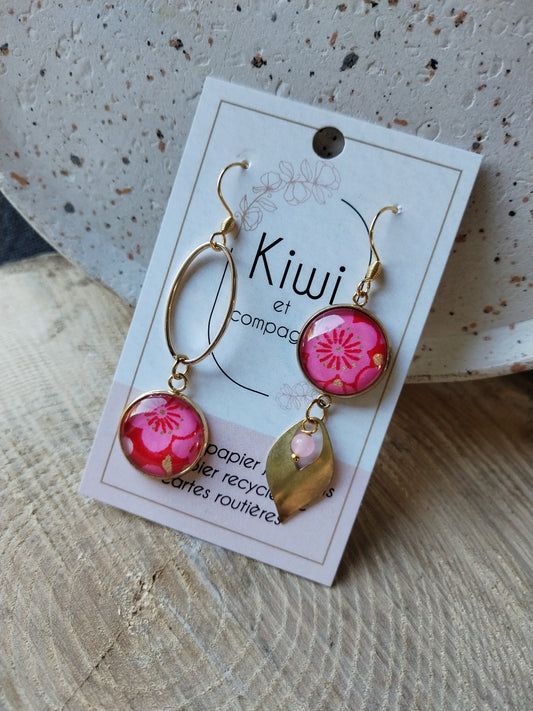 Boucles d'oreilles asymétriques - Cabochons 16mm - Acier inoxydable doré- rose et rouge fleur
