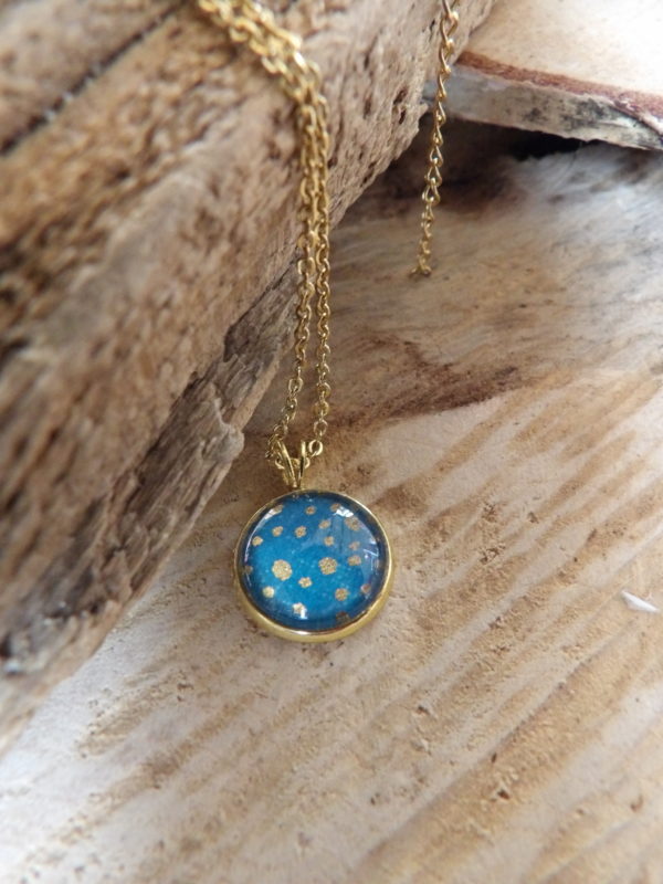 collier bleu et pois doré pièce unique