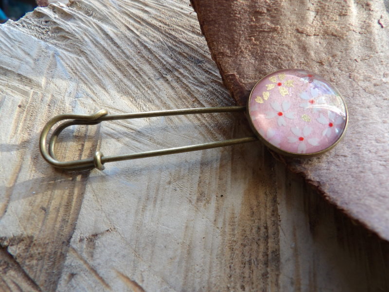 broche rose