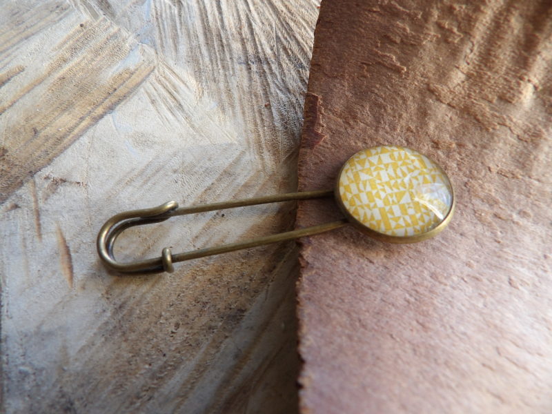 Broche bronze 20mm - graphique jaune
