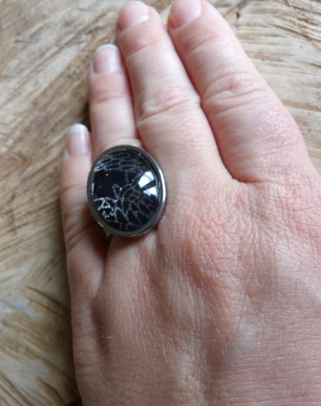 Bague cabochon ovale de 18x25mm - collection silva : noir et argenté - acier inoxydable