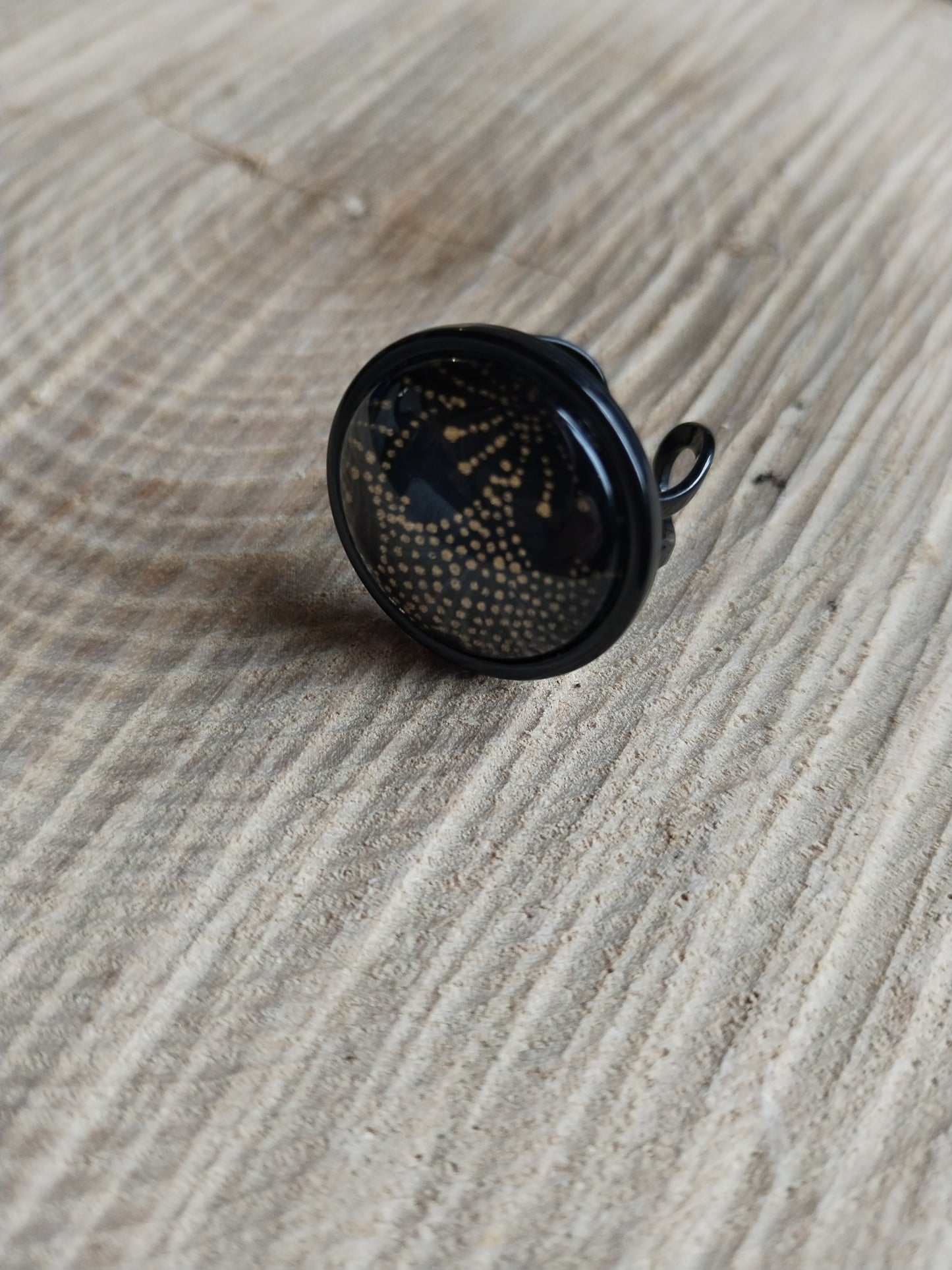 Bague ajustable ronde cabochon 20mm - Acier inoxydable résiné noir - Papier japonais floral doré et fond noir