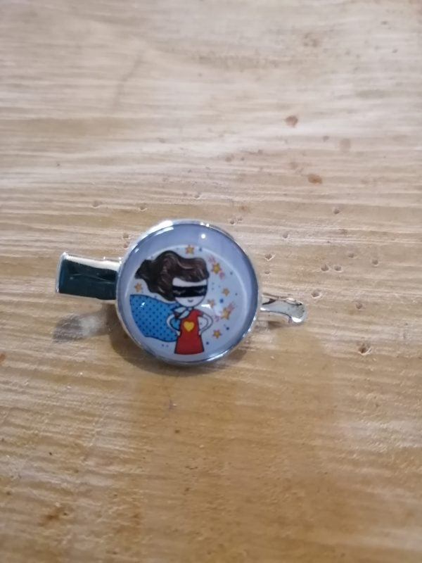 Barrette - superwoman tunique rouge coeur jaune