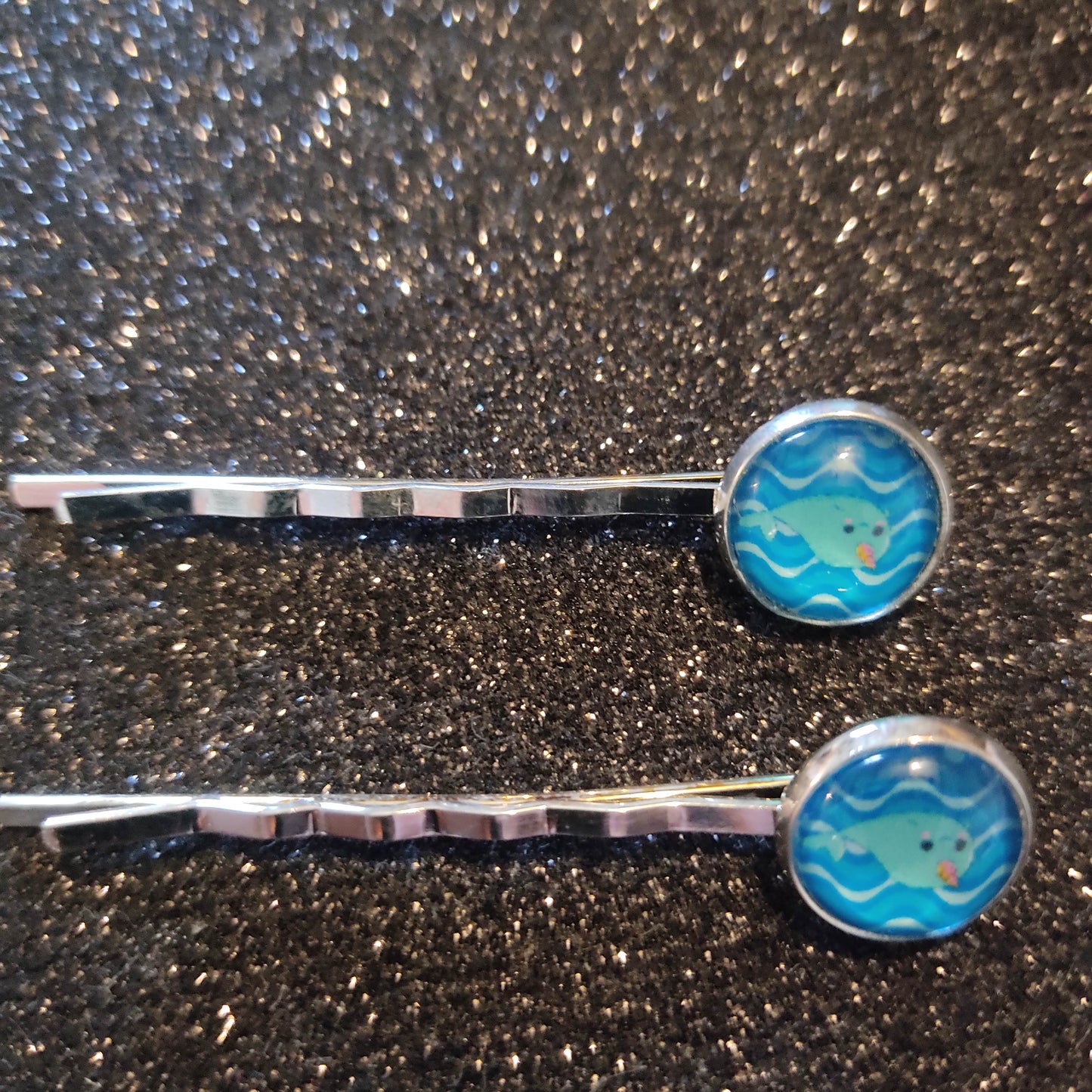 Barrettes double - narval fond bleu vagues