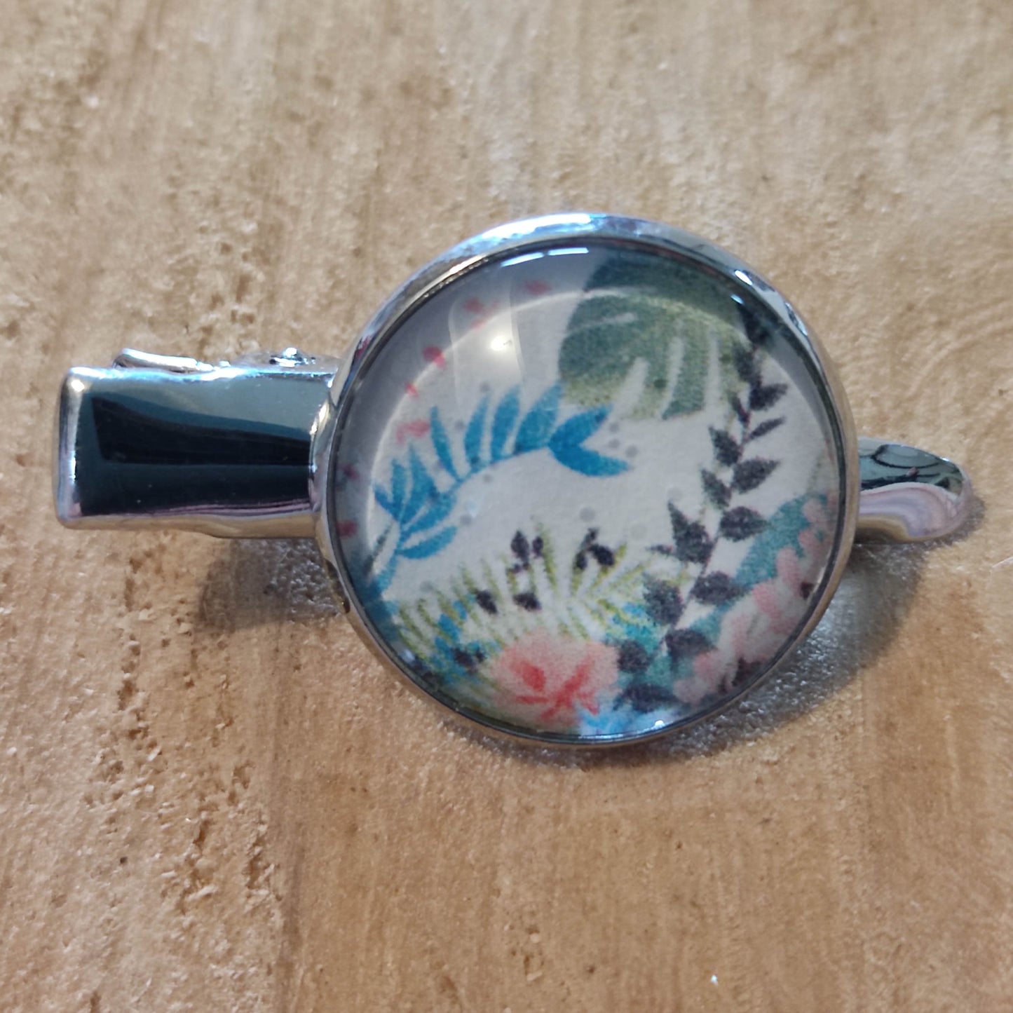 Barrette - fleurs et feuilles, fond blanc