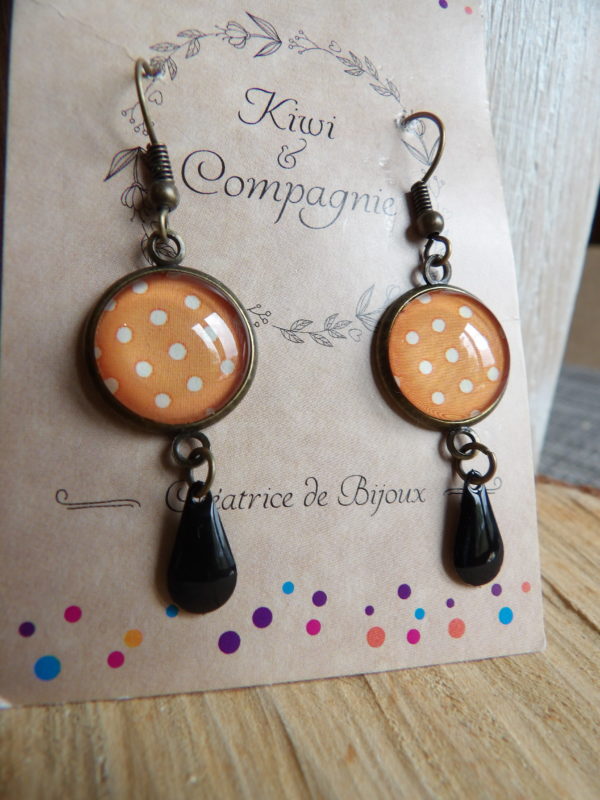 Boucles d'oreilles cabochons 14mm - Bronze - pois corail et sequin noir