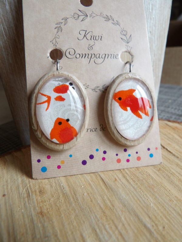 Boucles d'oreilles cabochons ovales 22mmx33mm - dormeuse, support bois - Poisson rouge