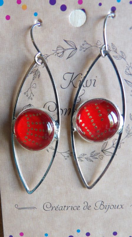 Boucles d'oreilles oeil cabochon 12mm - Métal argenté - Pois doré fond rouge