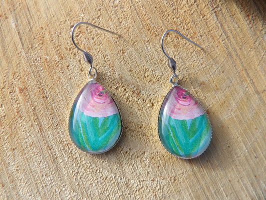 Boucles d'oreilles pendantes goutte 18x25mm - acier - Fleur rose fond bleu et vert