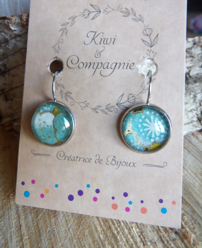 Boucles d'oreilles dormeuses rondes 14mm - acier - fleurs bleues fond moutarde