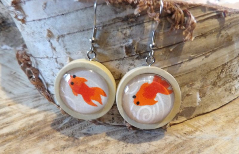Boucles d'oreilles pendantes bois 25mm - Poisson rouge