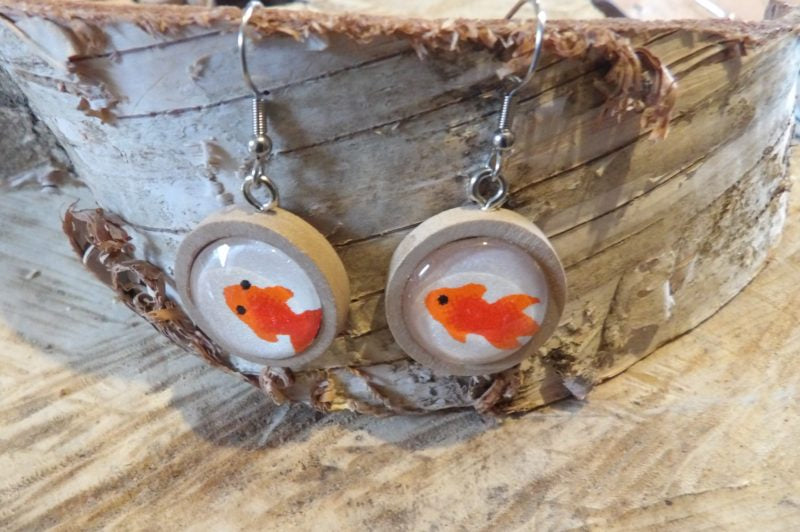 Boucles d'oreilles pendantes bois 23mm - Poisson rouge